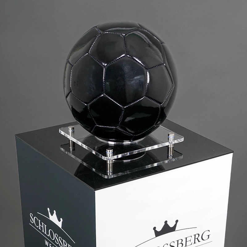 Ballsäule mit Vereins- und Sponsorenwerbung
